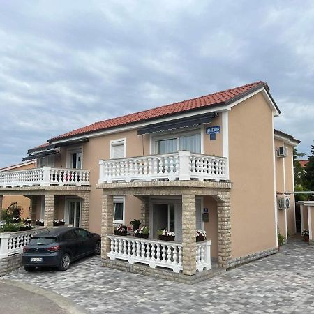 Apartments Ostojic คิร์ก ภายนอก รูปภาพ