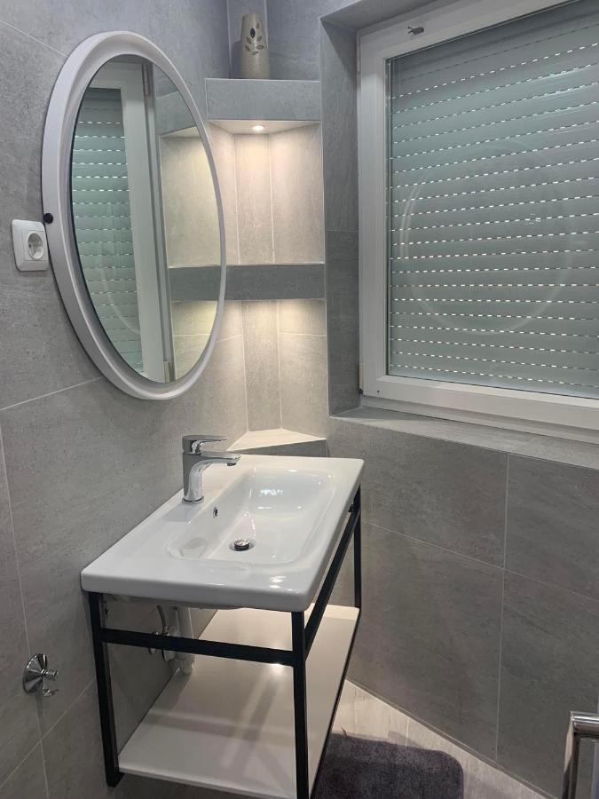 Apartments Ostojic คิร์ก ภายนอก รูปภาพ