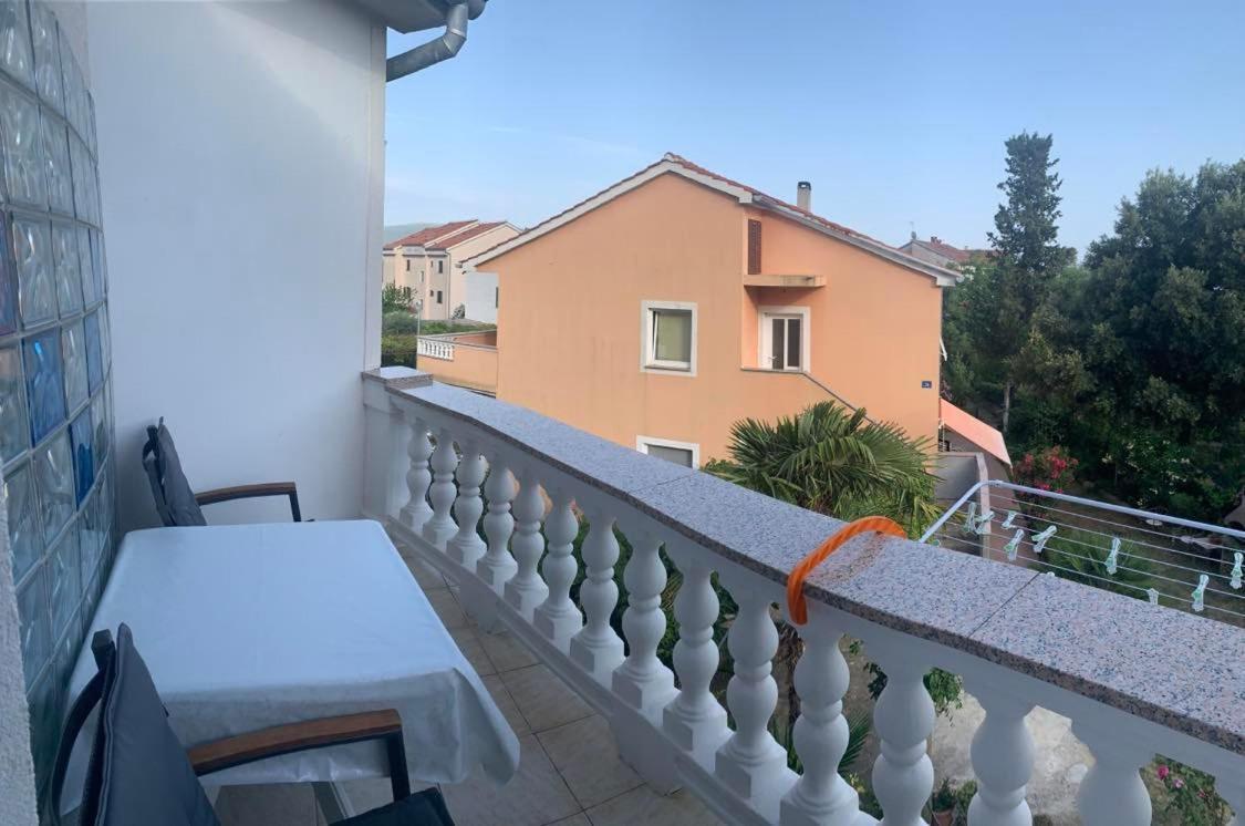 Apartments Ostojic คิร์ก ภายนอก รูปภาพ