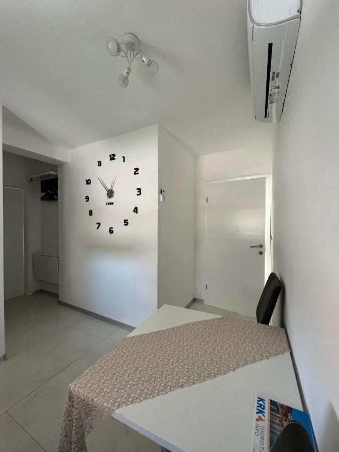 Apartments Ostojic คิร์ก ภายนอก รูปภาพ