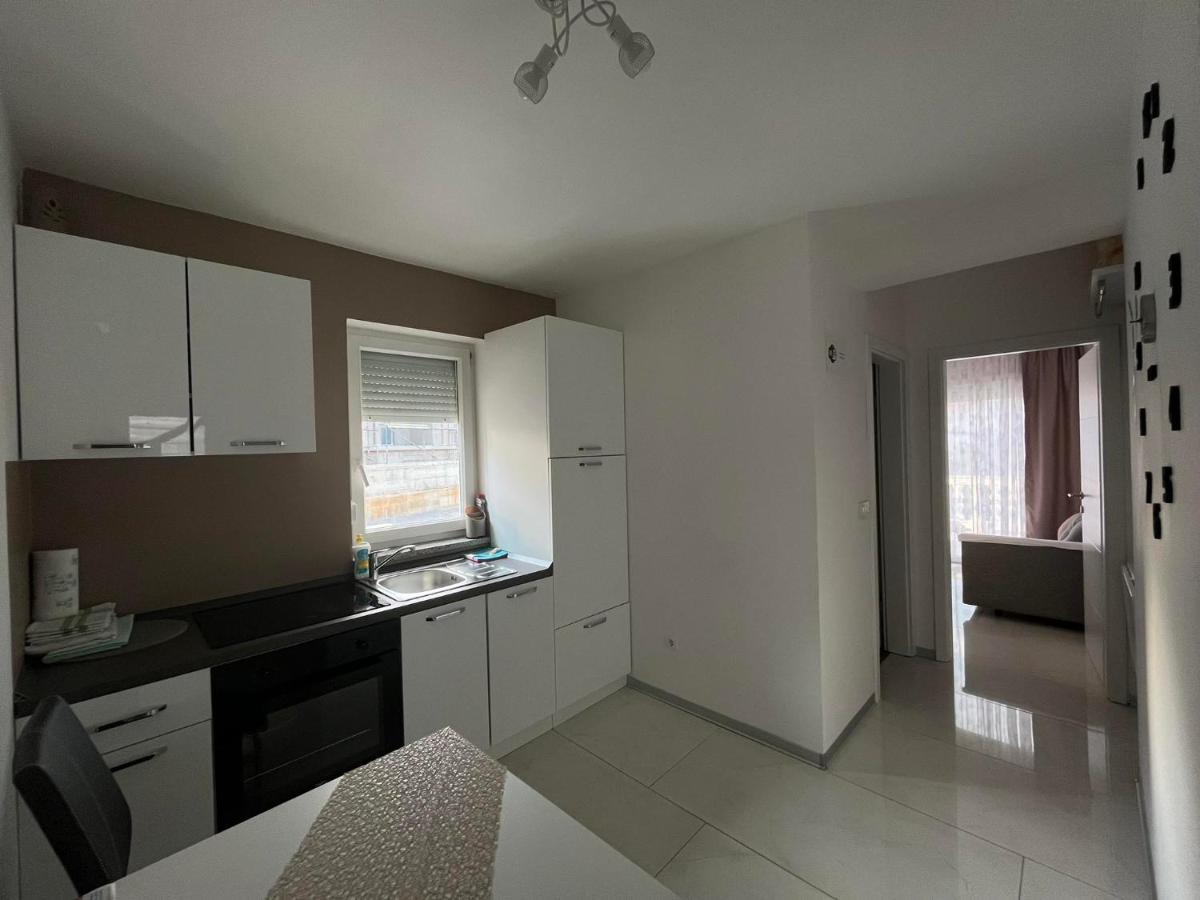 Apartments Ostojic คิร์ก ภายนอก รูปภาพ