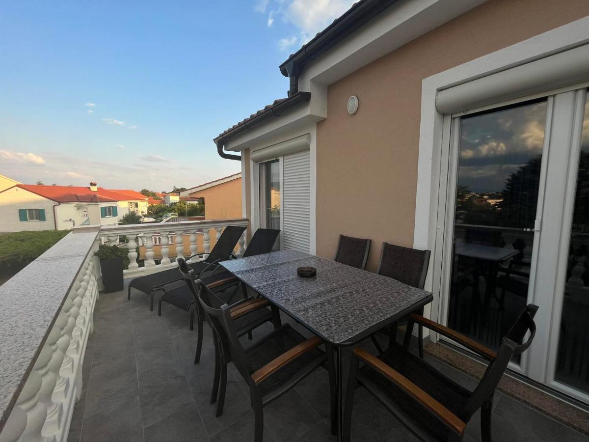 Apartments Ostojic คิร์ก ภายนอก รูปภาพ