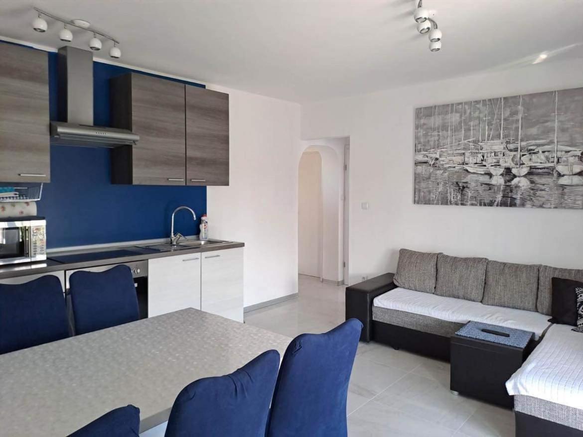 Apartments Ostojic คิร์ก ภายนอก รูปภาพ