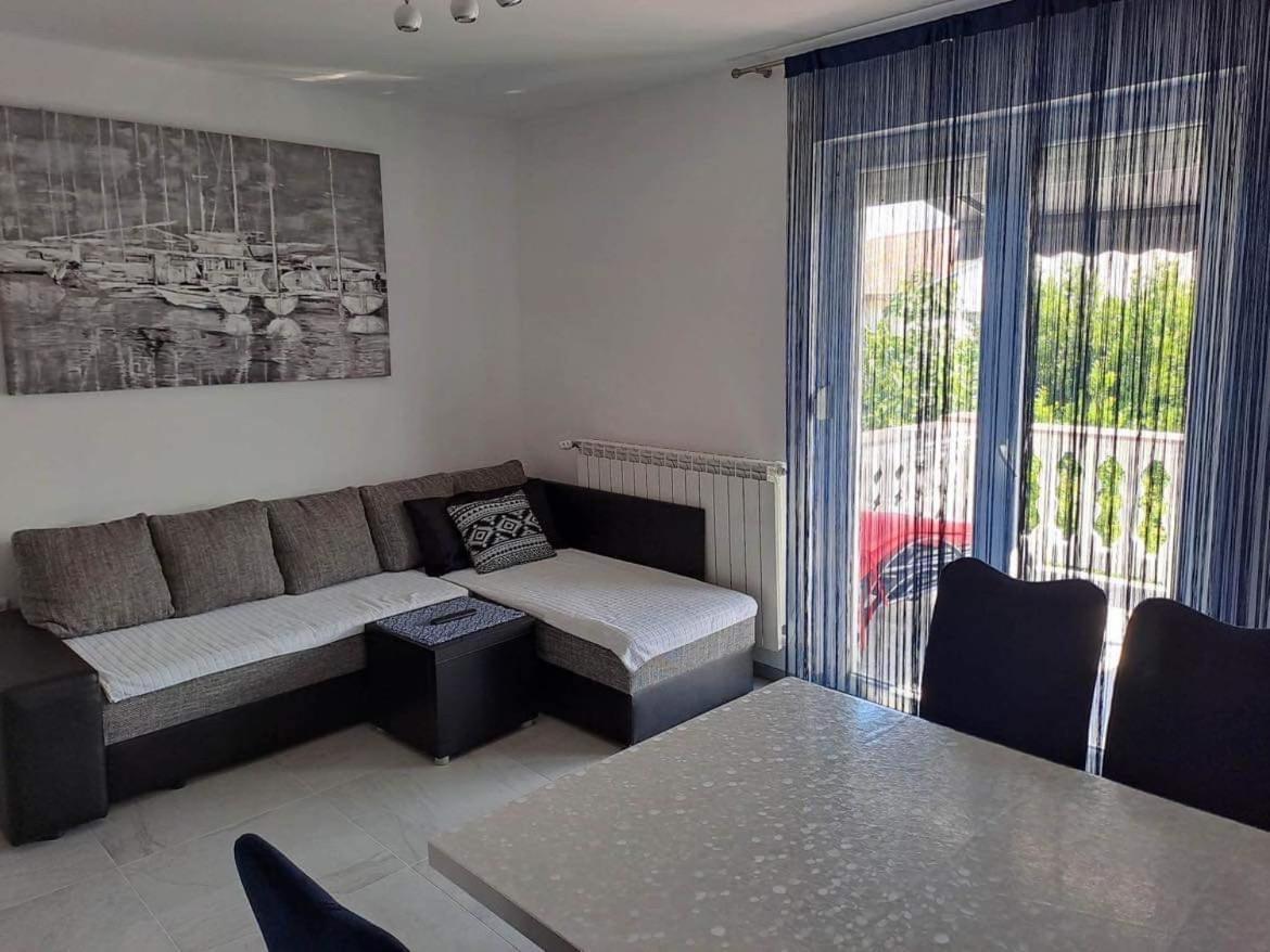 Apartments Ostojic คิร์ก ภายนอก รูปภาพ