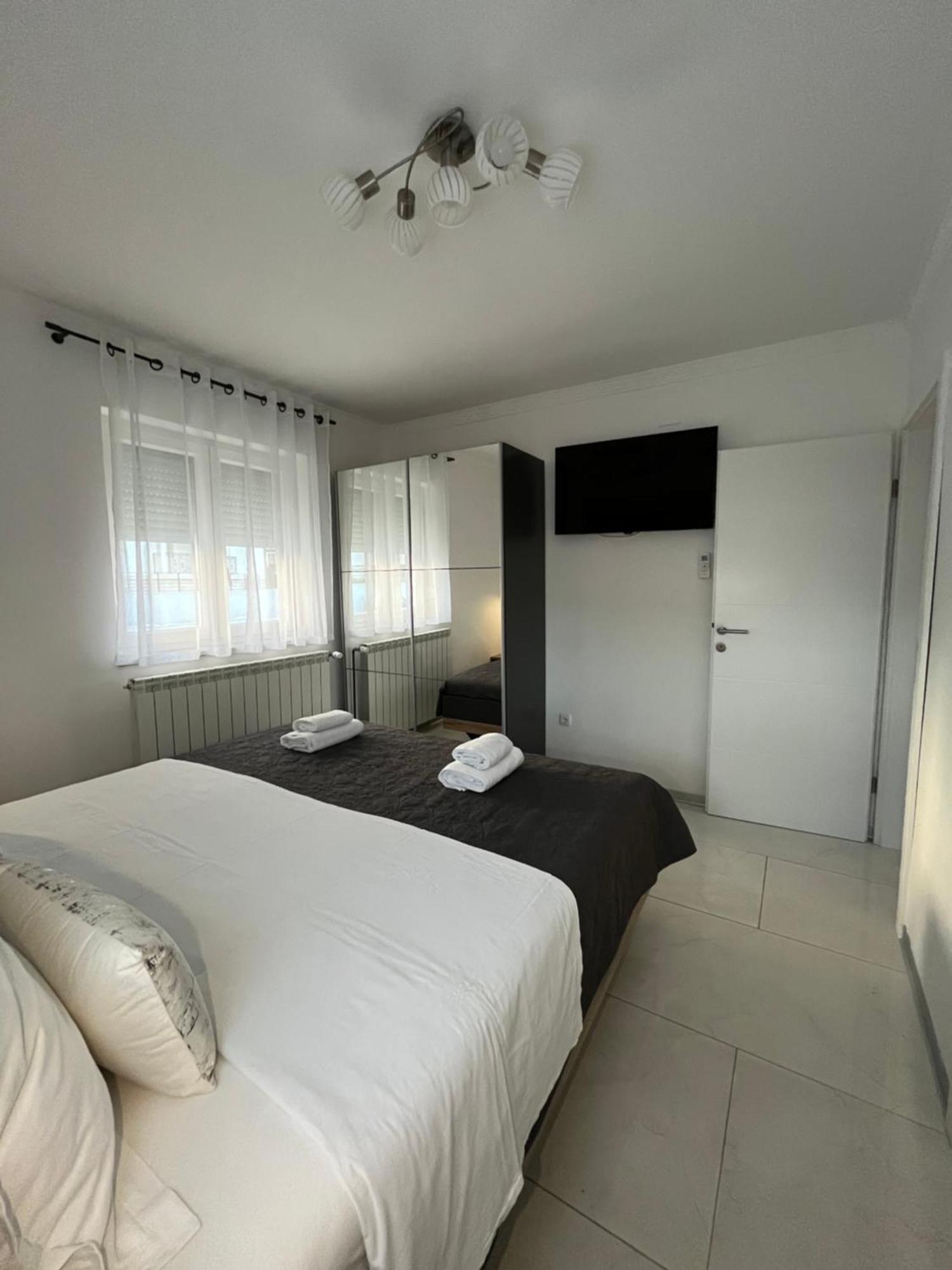 Apartments Ostojic คิร์ก ภายนอก รูปภาพ