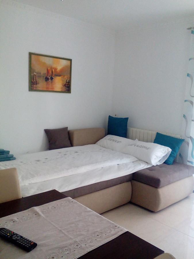 Apartments Ostojic คิร์ก ภายนอก รูปภาพ